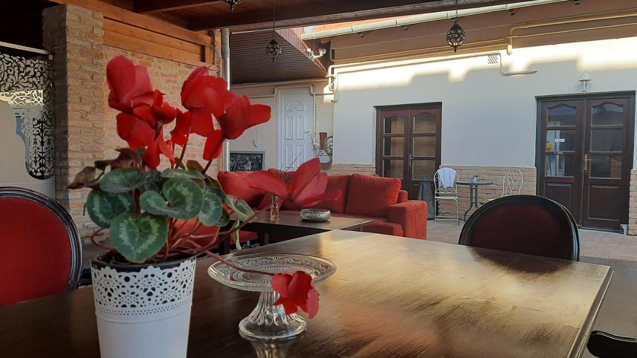 גיולה Guest House Romantika Panzio מראה חיצוני תמונה
