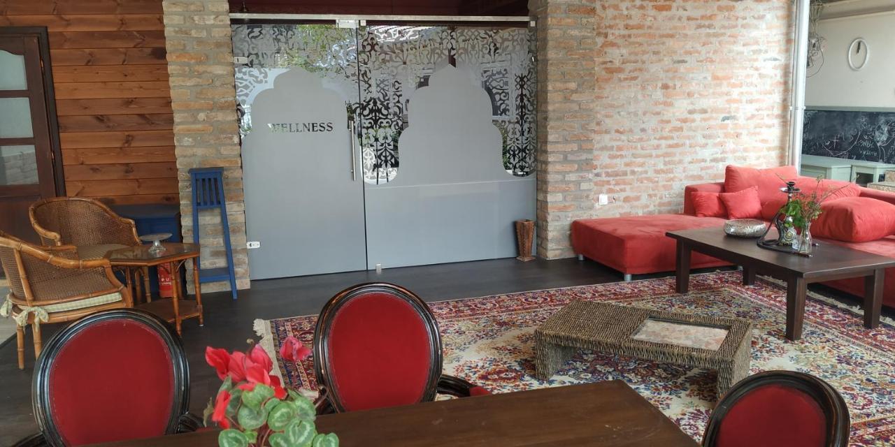 גיולה Guest House Romantika Panzio מראה חיצוני תמונה