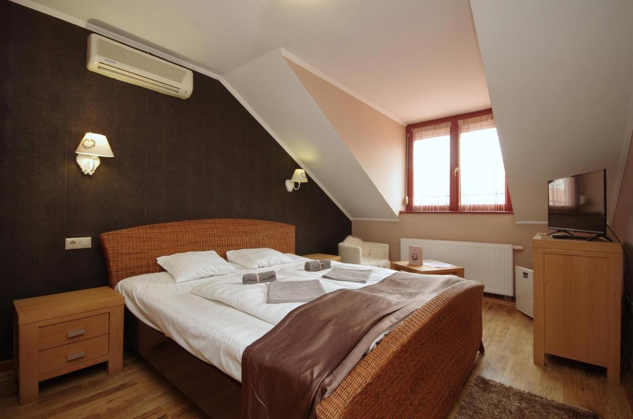 גיולה Guest House Romantika Panzio מראה חיצוני תמונה