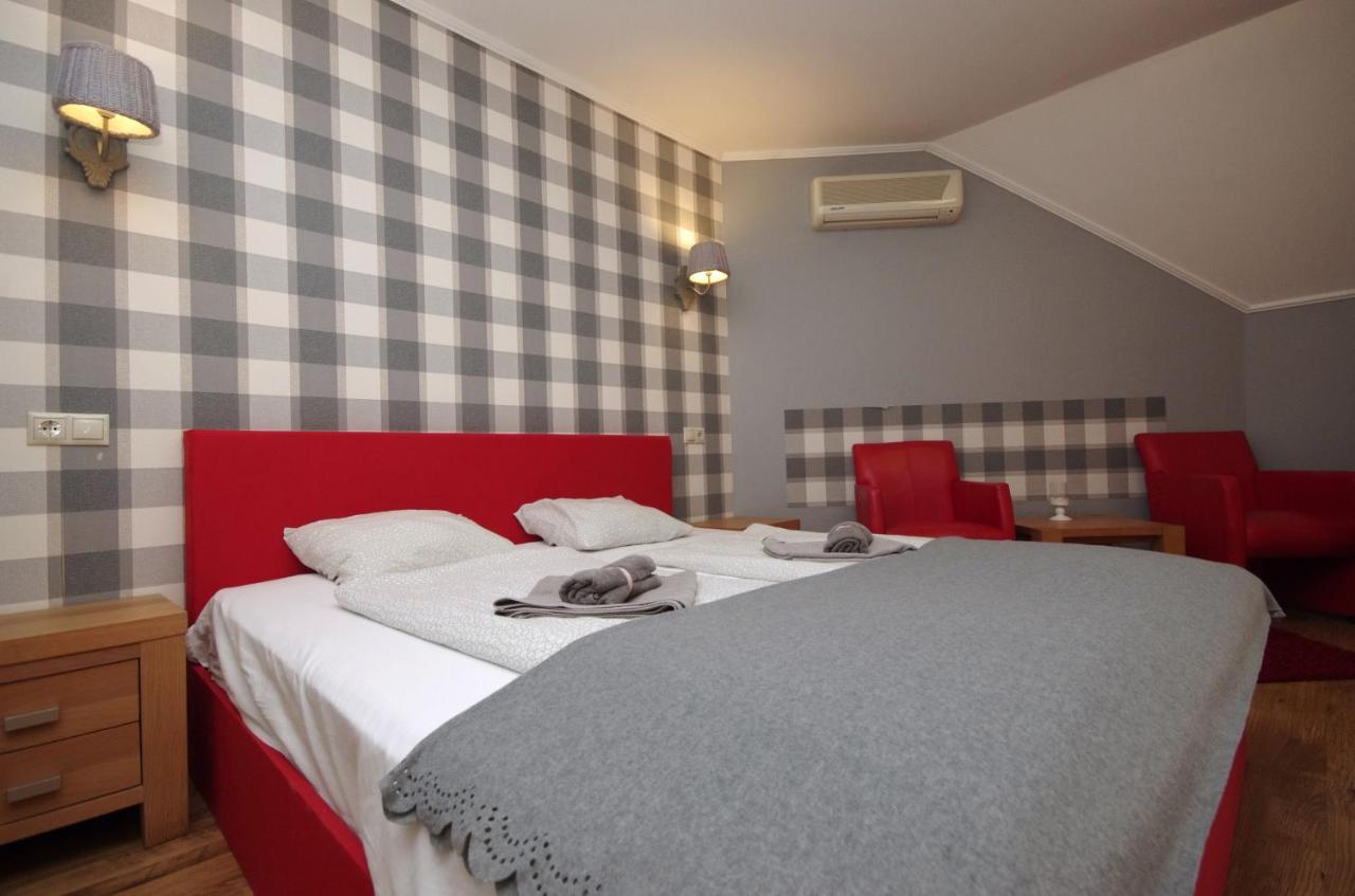 גיולה Guest House Romantika Panzio מראה חיצוני תמונה