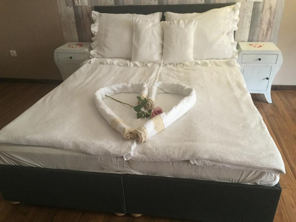 גיולה Guest House Romantika Panzio מראה חיצוני תמונה
