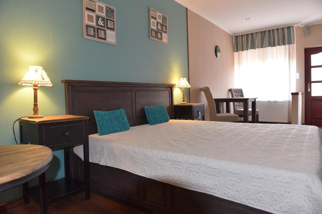 גיולה Guest House Romantika Panzio חדר תמונה