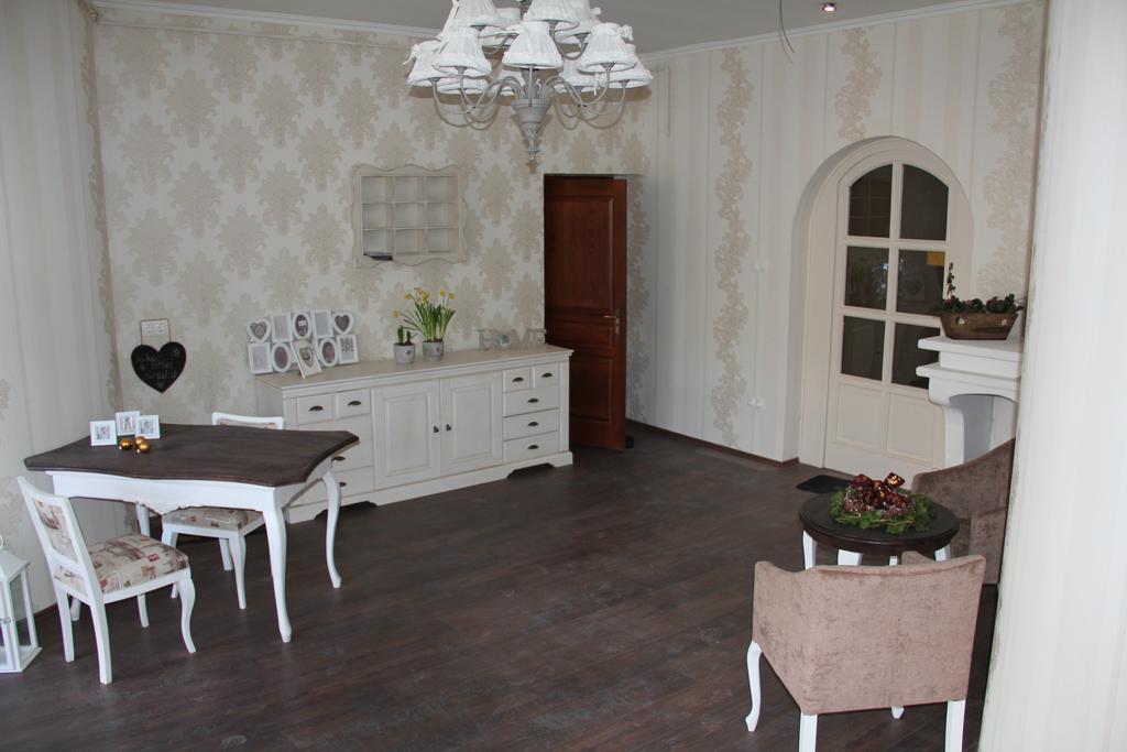 גיולה Guest House Romantika Panzio מראה חיצוני תמונה