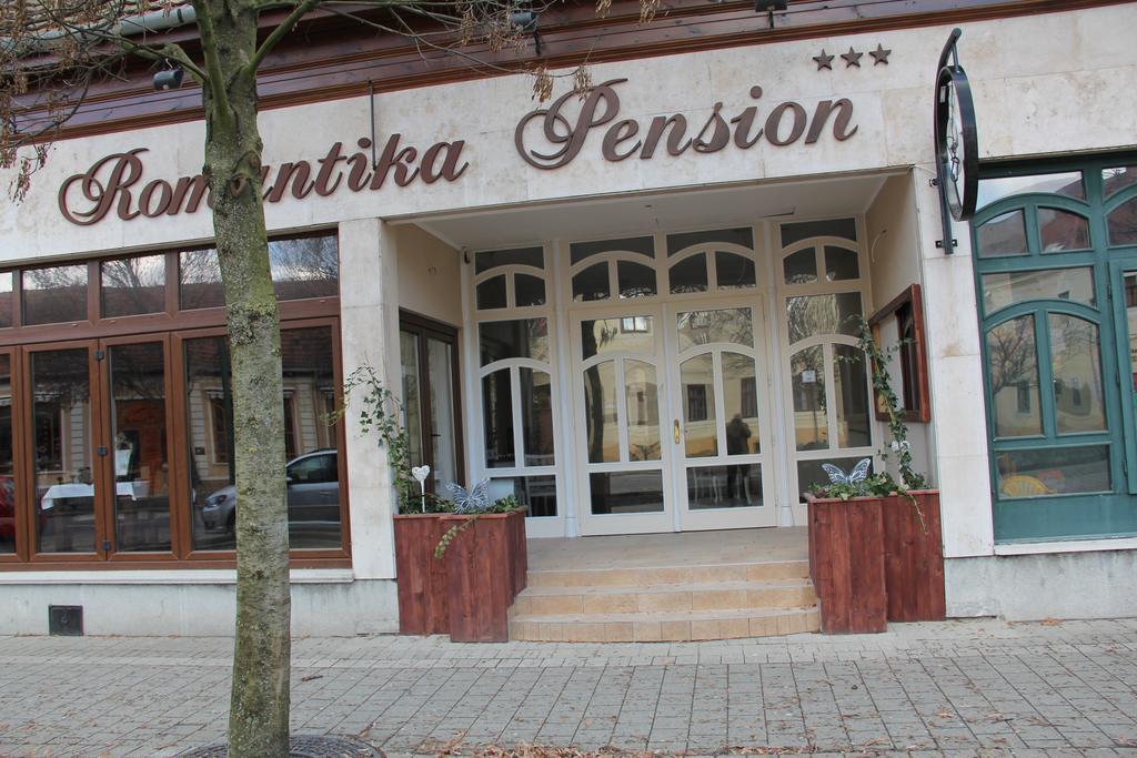 גיולה Guest House Romantika Panzio מראה חיצוני תמונה