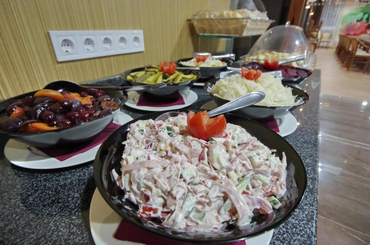 גיולה Guest House Romantika Panzio מראה חיצוני תמונה