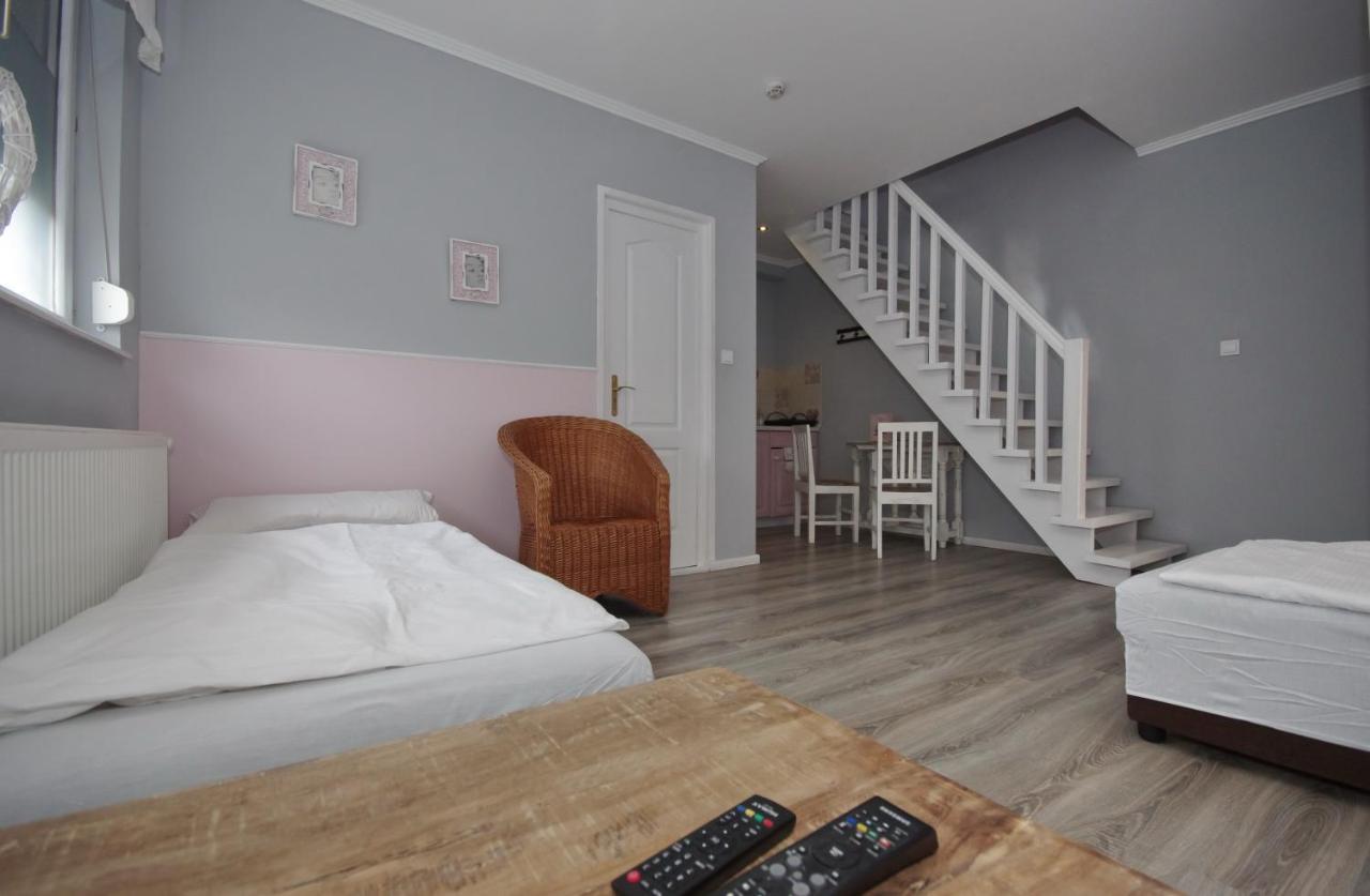 גיולה Guest House Romantika Panzio מראה חיצוני תמונה