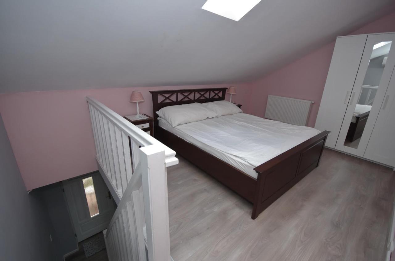 גיולה Guest House Romantika Panzio מראה חיצוני תמונה